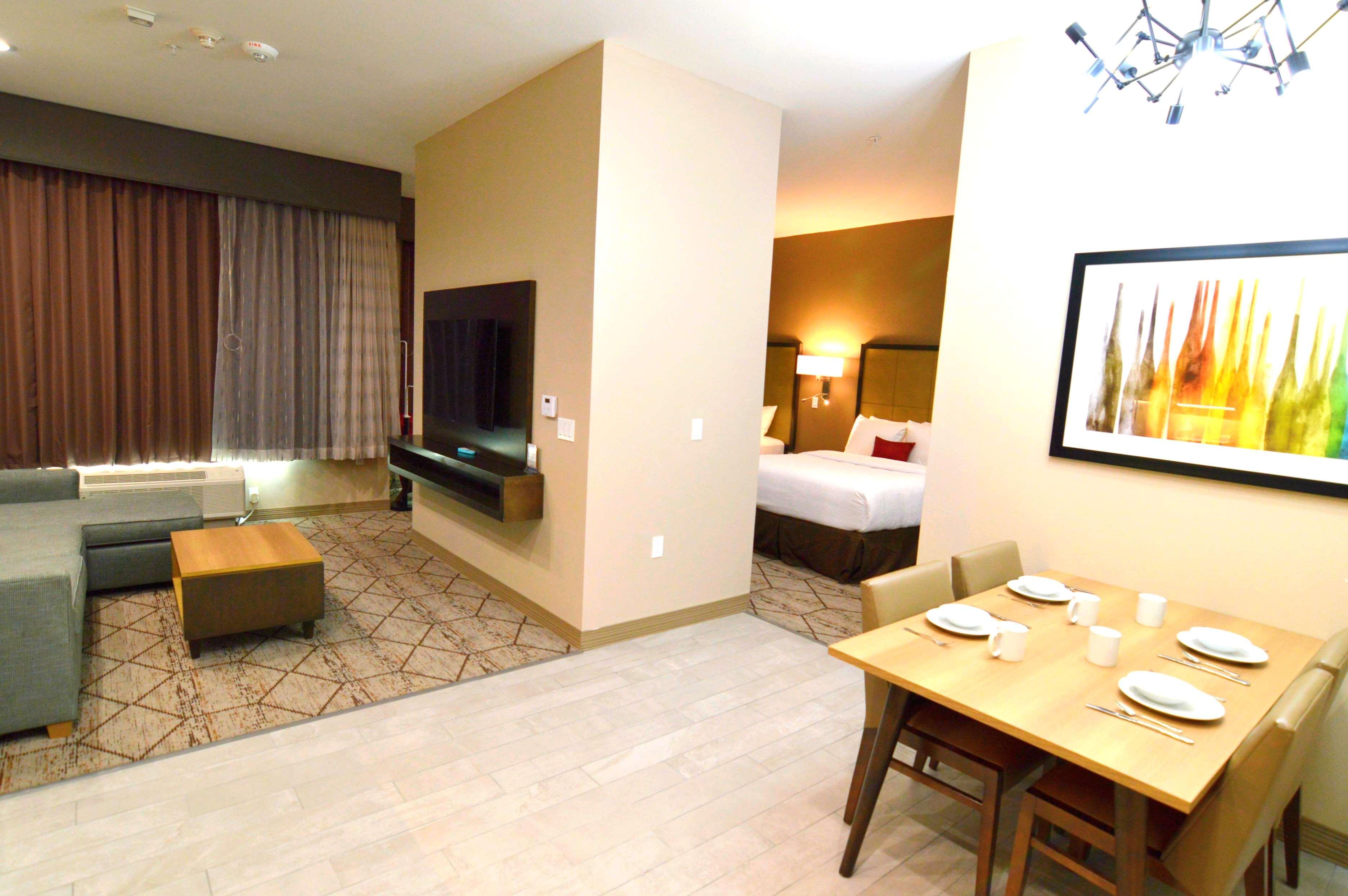 Best Western Plus Pleasanton Hotel Exterior foto