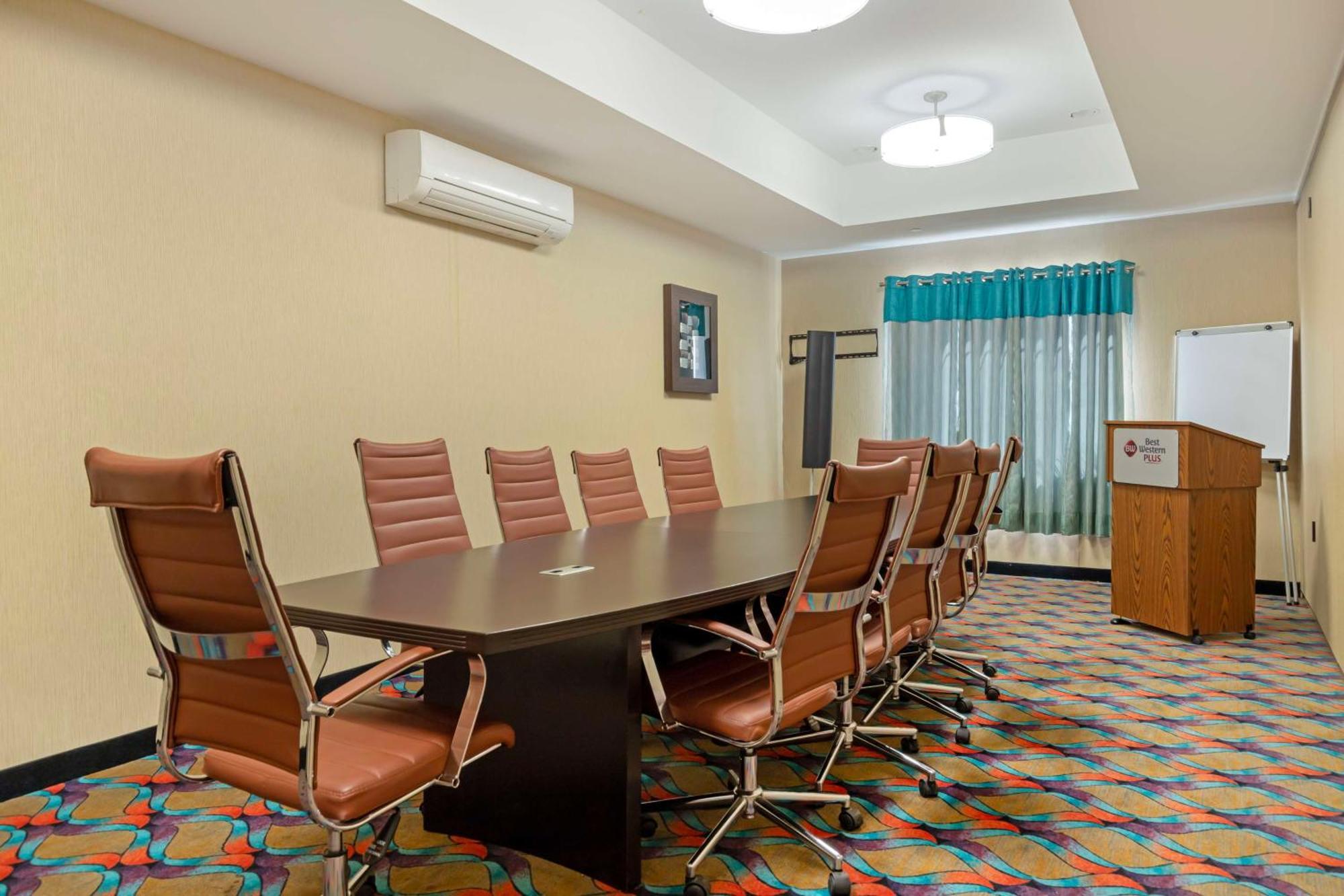 Best Western Plus Pleasanton Hotel Exterior foto