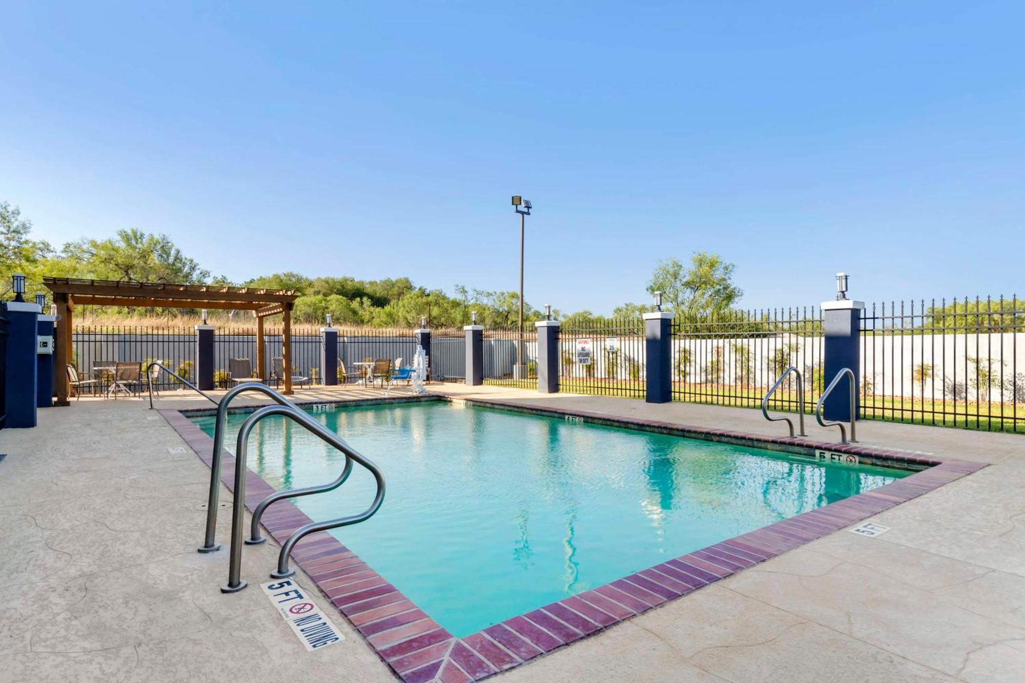 Best Western Plus Pleasanton Hotel Exterior foto